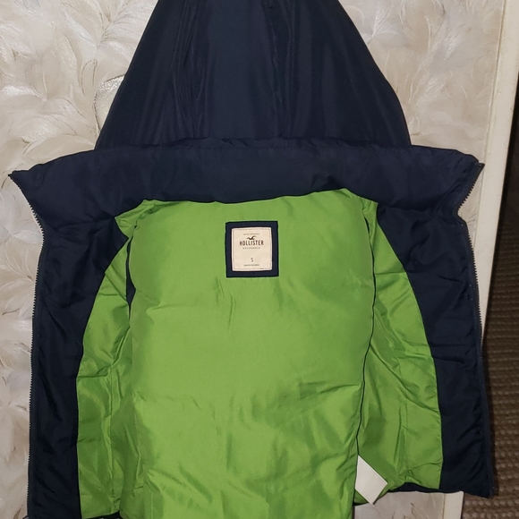 Hollister Hooded Vest - Picture 10 of 12